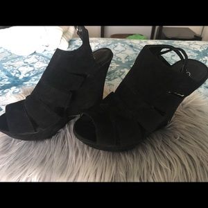 De blossom collection black soft strappy heel/boot